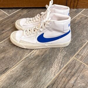 NIKE BLAZER MID 77 VINTAGE BLUE BQ6806103 - MENS SIZE 9, GUC